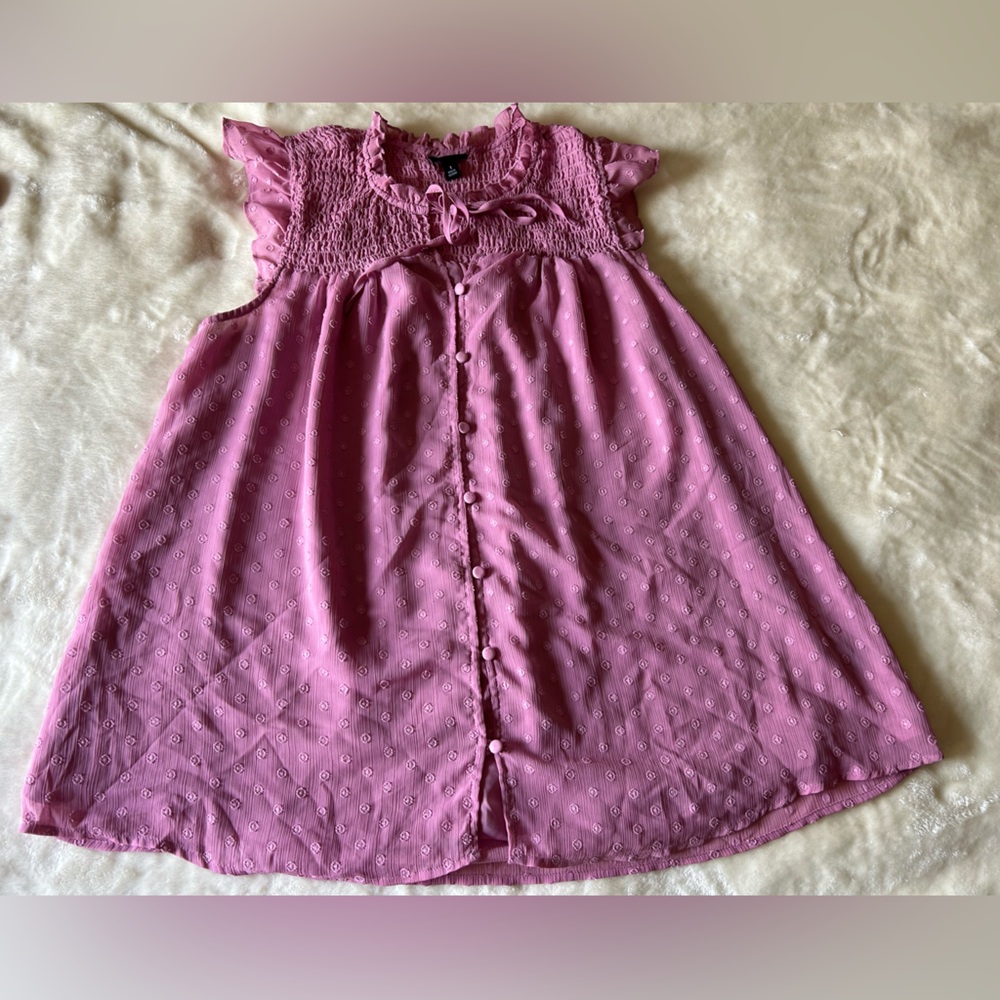 Torrid Women's Mauve Short Sleeve
Clipdot Smocked Blouse Top Size 1